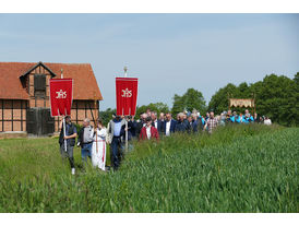 Bittprozession an Pfingstmontag (Foto: Karl-Franz Thiede)